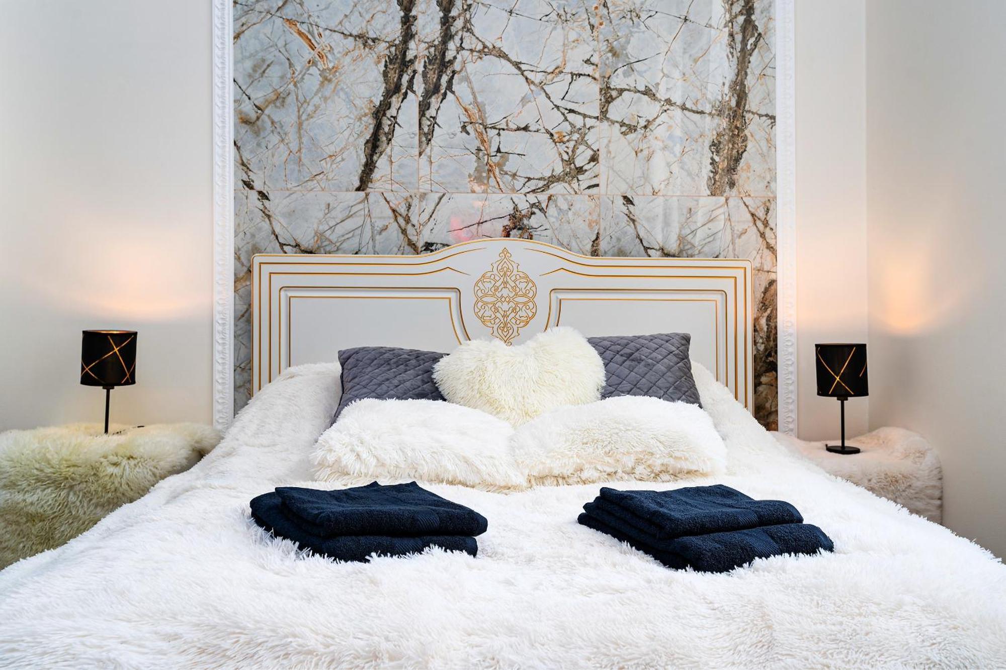 Apartment Emperors Elegance